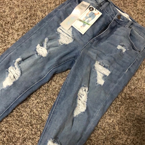 Distressed high rise skinny jeans - Picture 1 of 5